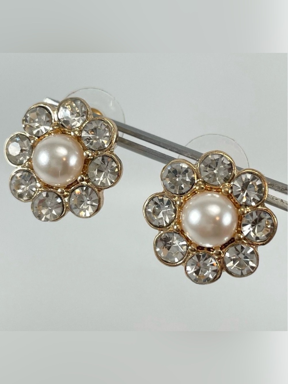 Vintage Rhinestone Faux Pearl Flower Shaped Gold Pierced Earrings Bridal Elegant
